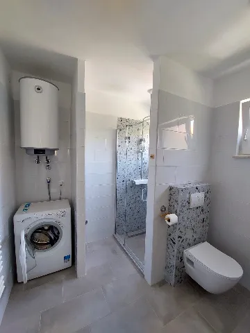 Sea View 2-Bedroom Apartment in Primošten for 6