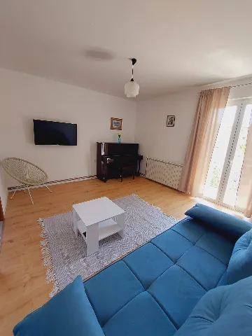 Sea View 2-Bedroom Apartment in Primošten for 6