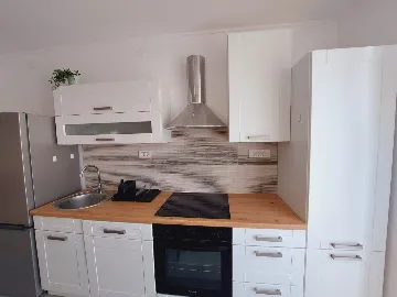 Sea View 2-Bedroom Apartment in Primošten for 6