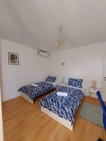 Sea View 2-Bedroom Apartment in Primošten for 6