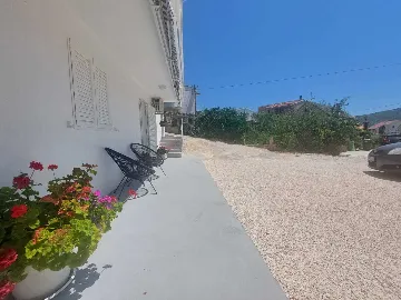 Apartment with Parking in Primošten