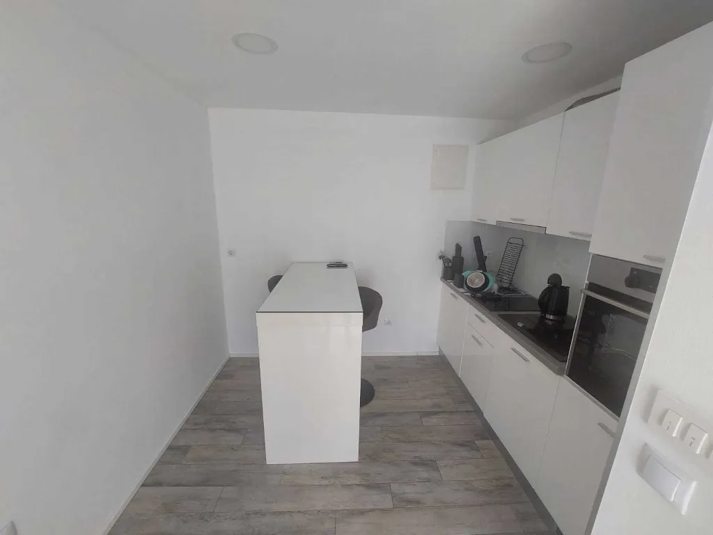 Apartment with Parking in Primošten
