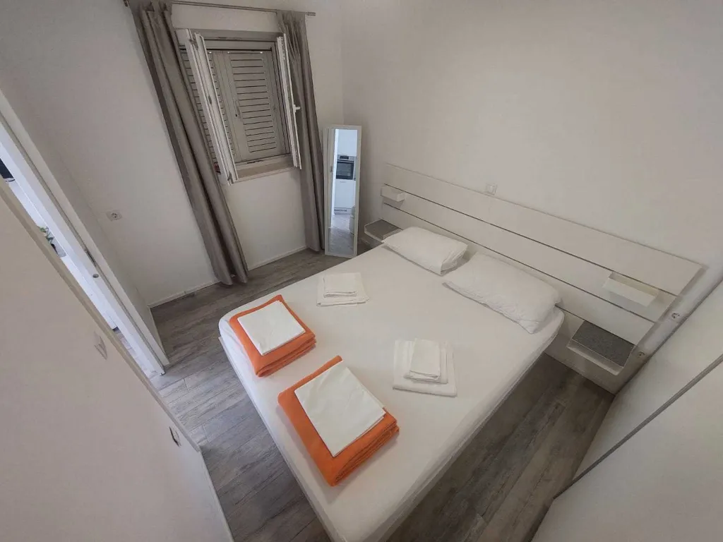 Apartment with Parking in Primošten