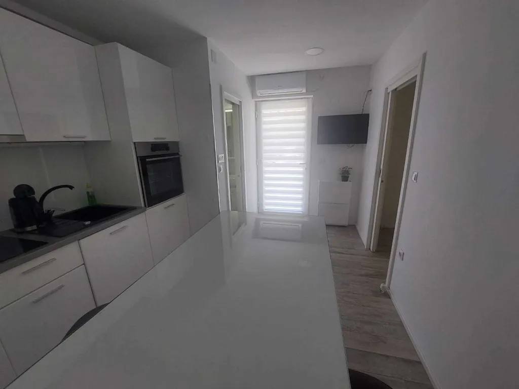 Apartment with Parking in Primošten