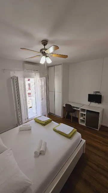 Room for 2 in Primošten with Parking