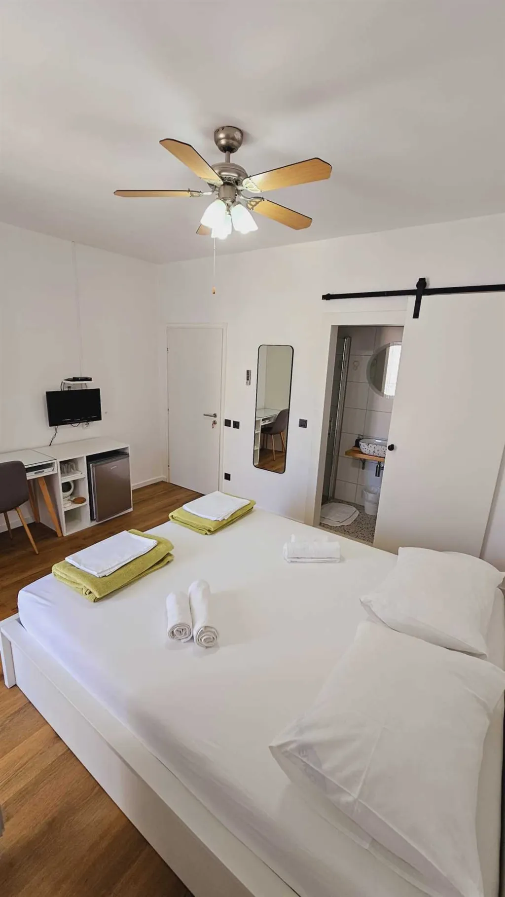 Room for 2 in Primošten with Parking