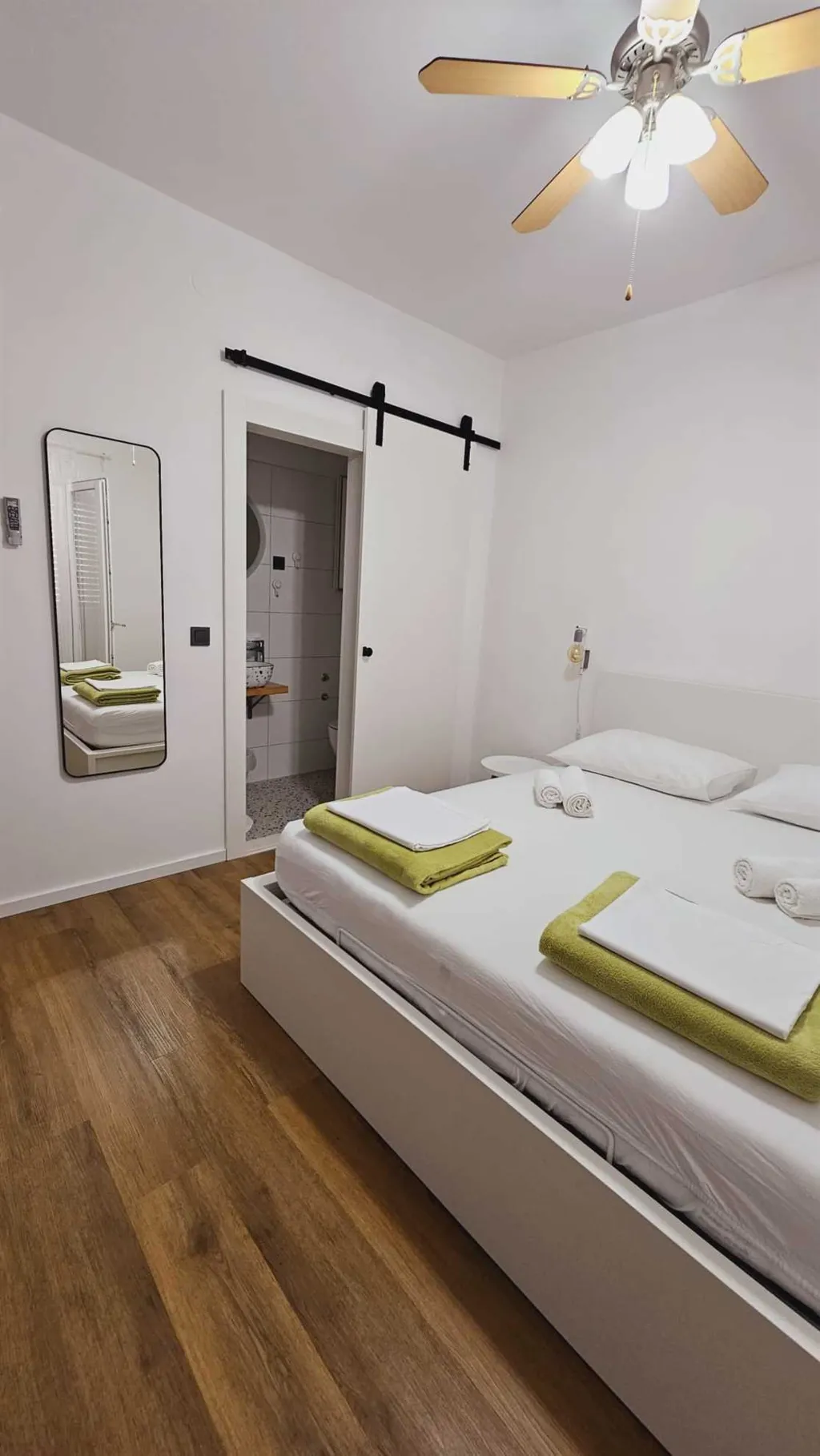 Room for 2 in Primošten with Parking