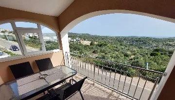 Two-Bedroom Apartment for 5 Guests in Primošten Burnji