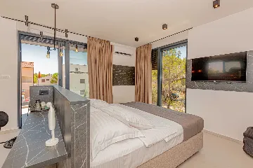 Holiday House with Pool in Srima, Vodice