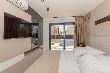 Holiday House with Pool in Srima, Vodice