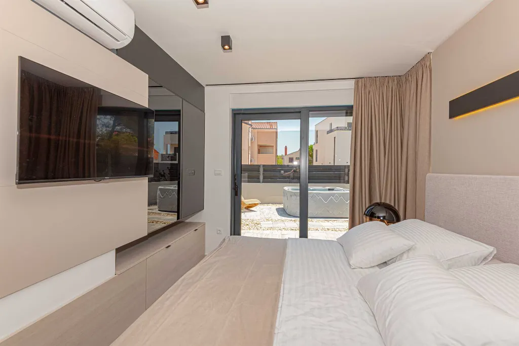 Holiday House with Pool in Srima, Vodice