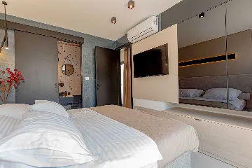 Holiday House with Pool in Srima, Vodice