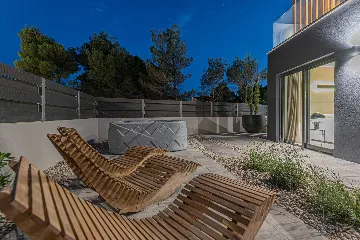 Holiday House with Pool in Srima, Vodice