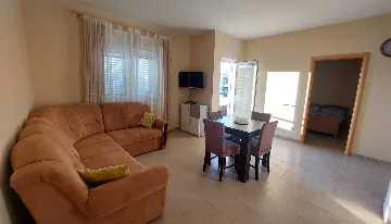 Vodice Apartment for 4 Guests with Parking