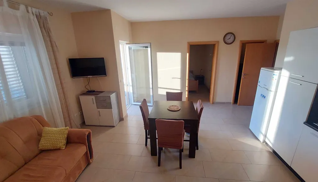Vodice Apartment for 4 Guests with Parking