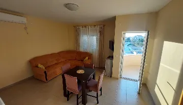 Vodice Apartment for 4 Guests with Parking