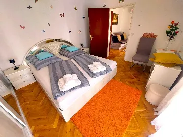 Rural Holiday House in Primošten for 8 Guests