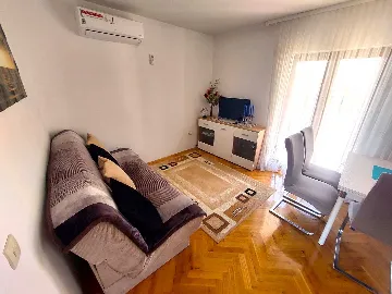 Rural Holiday House in Primošten for 8 Guests