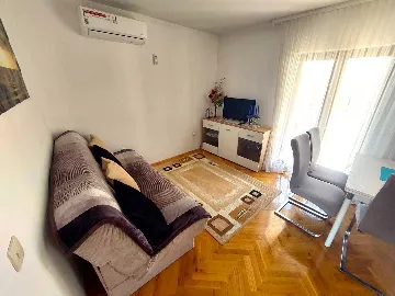 Rural Holiday House in Primošten for 8 Guests