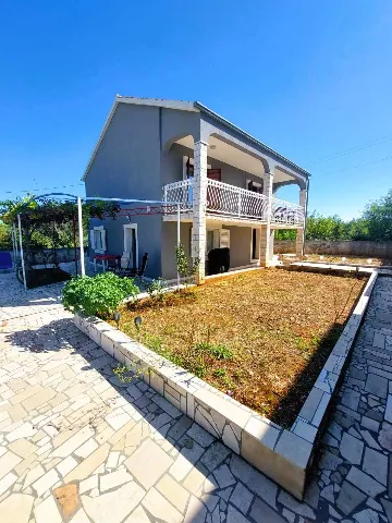 Rural Holiday House in Primošten for 8 Guests