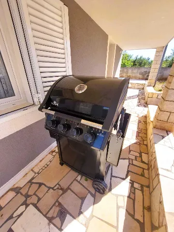 Rural Holiday House in Primošten for 8 Guests