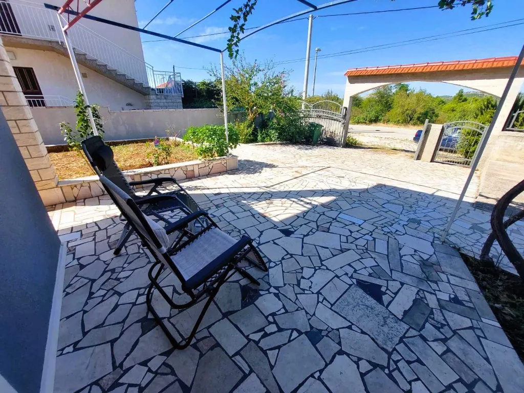 Rural Holiday House in Primošten for 8 Guests