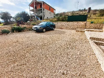 Raslina 1-Bedroom Apartment for Up to 3 Guests