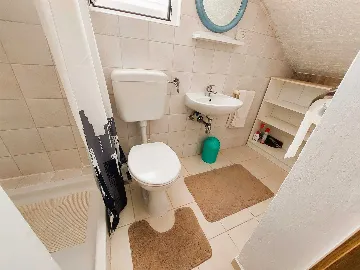 Raslina 1-Bedroom Apartment for Up to 3 Guests