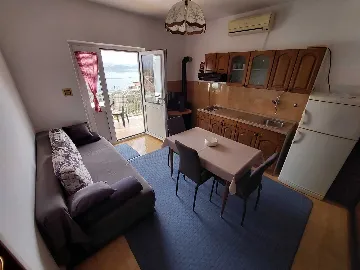 Raslina 1-Bedroom Apartment for Up to 3 Guests