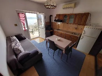 Raslina 1-Bedroom Apartment for Up to 3 Guests