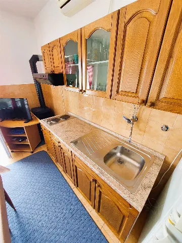 Raslina 1-Bedroom Apartment for Up to 3 Guests