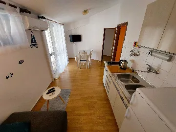 Vodice 1-Bedroom Apartment for 2 Guests