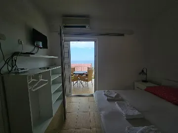 Primošten 1-Bedroom Apartment for Up to 3 Guests