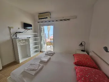 Primošten 1-Bedroom Apartment for Up to 3 Guests