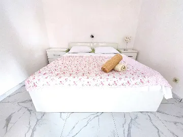 1-Bedroom Apartment for up to 3 Guests in Primošten