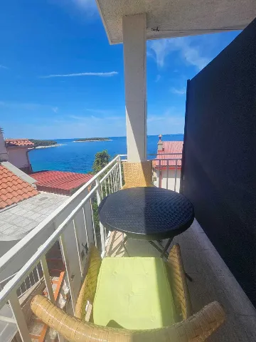 Primošten 1-Bedroom Apartment for Up to 3 Guests