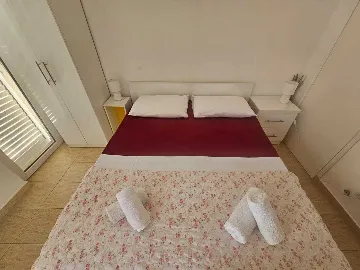 Primošten 1-Bedroom Apartment for Up to 3 Guests