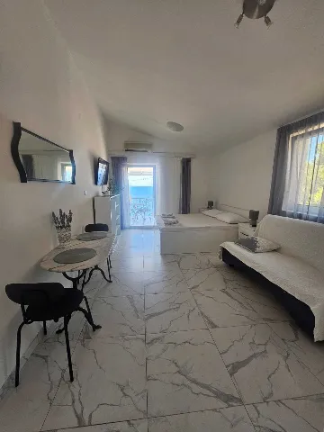 1-Bedroom Apartment in Primošten (Sleeps 3)