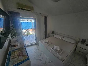 1-Bedroom Apartment in Primošten (Sleeps 3)
