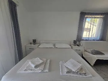 1-Bedroom Apartment in Primošten (Sleeps 3)