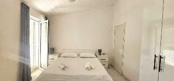 1-Bedroom Apartment in Primošten for 2–3 Guests