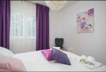 Vodice 2-Bedroom Apartment for Up to 5 Guests