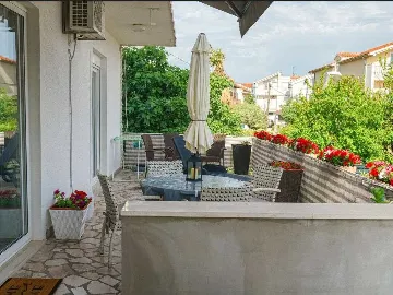 Vodice 2-Bedroom Apartment for Up to 5 Guests