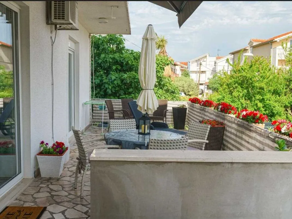 Vodice 2-Bedroom Apartment for Up to 5 Guests