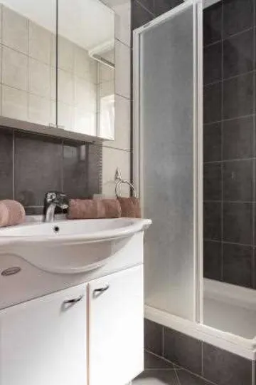 Vodice 1-Bedroom Apartment for Up to 4 Guests