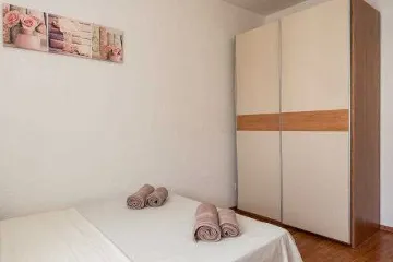 Vodice 1-Bedroom Apartment for Up to 4 Guests