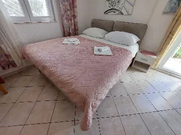 Apartment in Šibenik for Up to 3 Guests