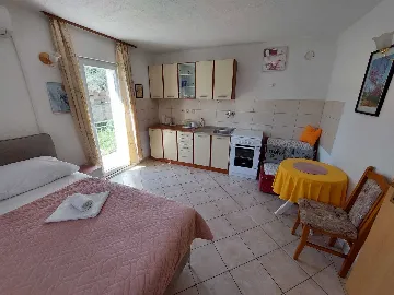 Apartment in Šibenik for Up to 3 Guests