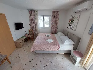 Apartment in Šibenik for Up to 3 Guests