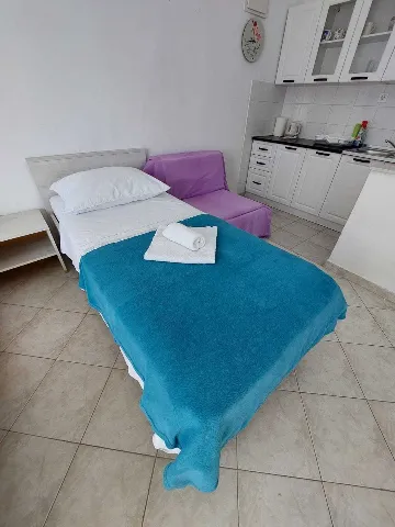 Studio Apartment in Šibenik for Up to 3 Guests
